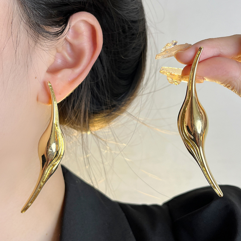 Travel Accessories For Europe - Pendientes curvos delgados de Metal minimalista