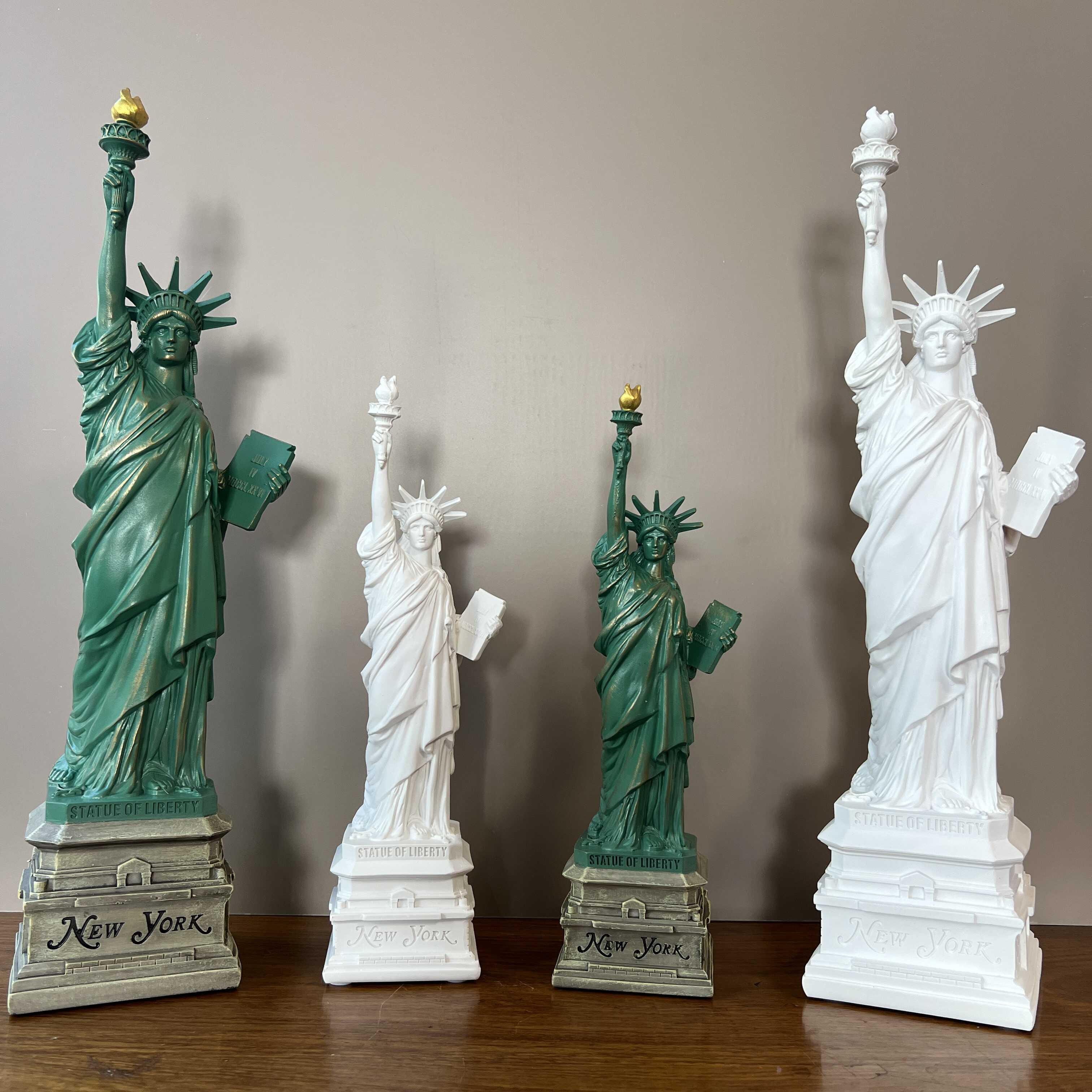 YuryFvna Estatua de la Liberta - Travel Accessories For Europe reseña y precio